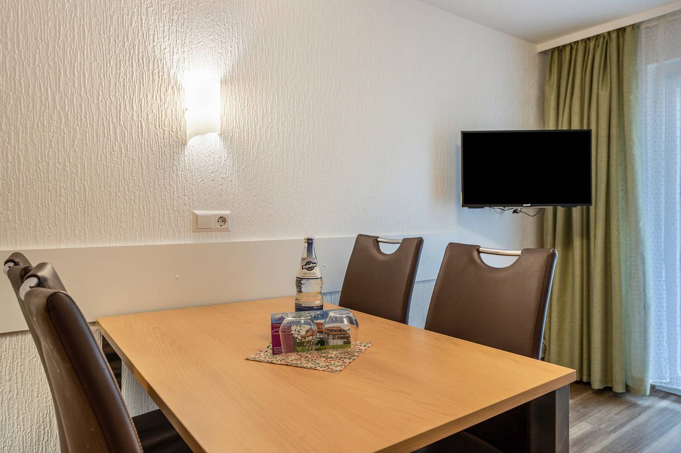 Ganze Wohnung, 1 Ferienwohnung Sonnenblume, 38qm mit 1 Schlafzimmer für max. 3 Personen in Höchenschwand, Südschwarzwald