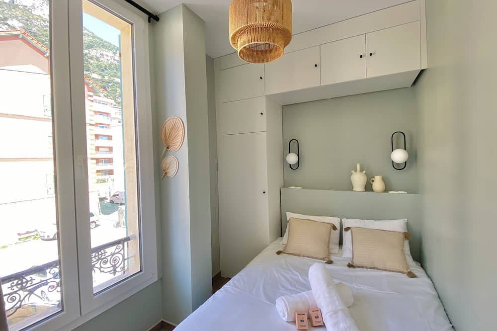 Entire apartment, 🏁 Modern Flat – A/C, High-Speed Wi-Fi – 15 min walk from Monaco Gp Circuit in Cap-d'Ail, Nice region
