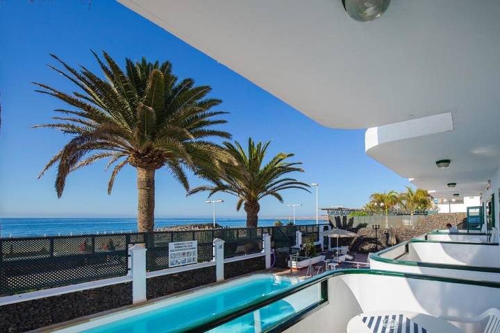 Appart’hôtel pour 4 personnes, avec Terrasse ainsi que Jardin et Piscine