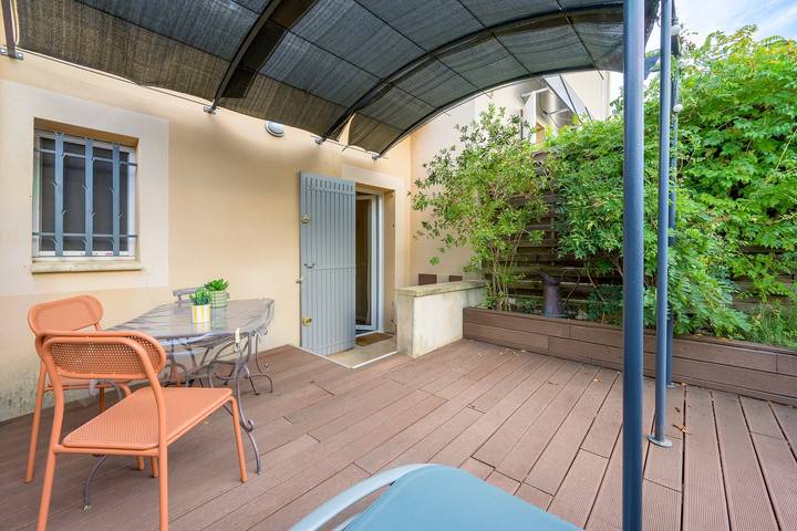 Ganze Wohnung, Angrenzendes Ferienhaus mit privatem Pool in Apt, Regionaler Naturpark Luberon