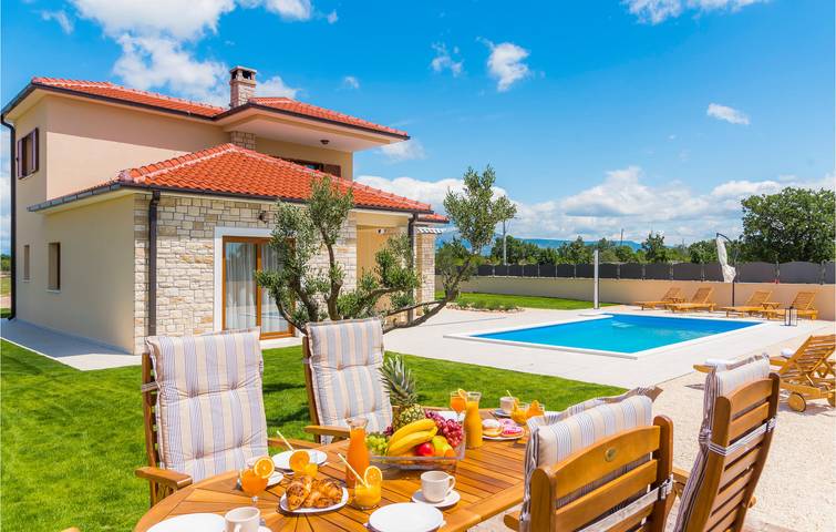 Schickes Apartment mit 2 Schlafzimmern, Pool, Terrasse und WLAN in der Nähe des Flusses Čikola in Dalmatinisches Zagora
