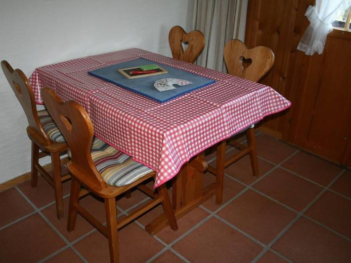 Ferienwohnung für 4 Personen, mit Balkon und Terrasse sowie Ausblick im Berner Oberland - 4