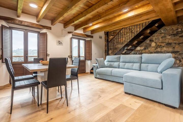 Casa rural para 4 personas, con jardín y vistas en Salas