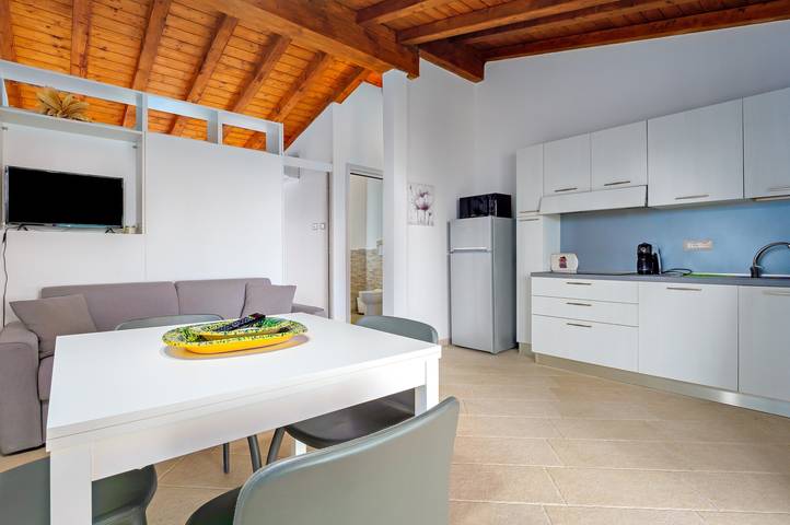 Appartamento intero, Appartamento 'Appartamento Lato Olbia' con vista mare, giardino in comune e aria condizionata in Olbia, Costa Smeralda