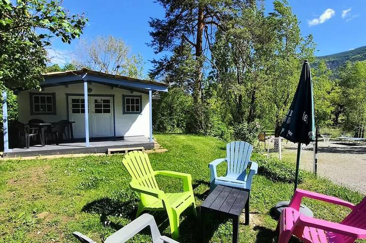 Chalet pour 4 personnes, avec piscine et terrasse