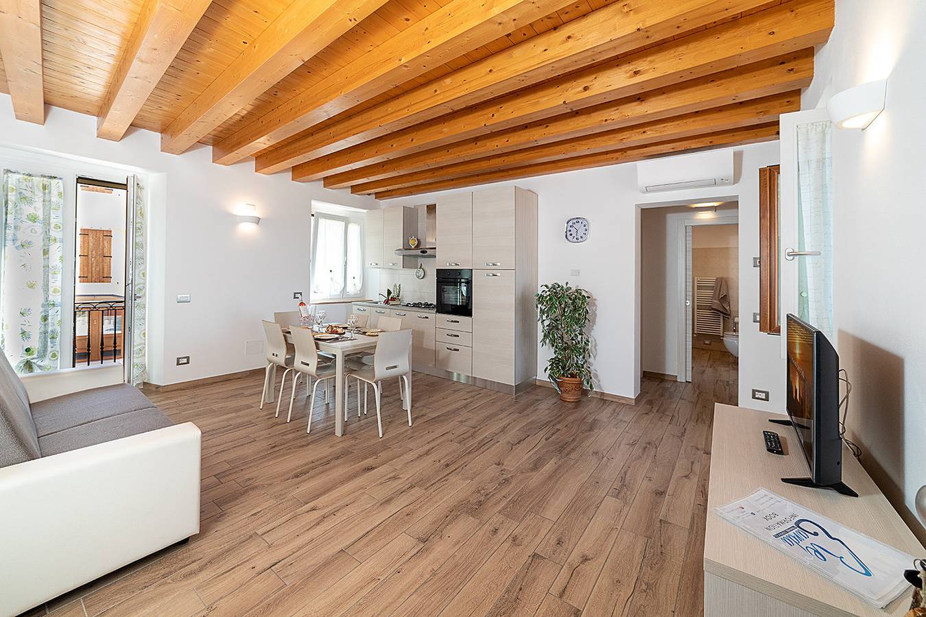 Regarda - romantico rustico Casa Rossa 1 con wifi, aria condizionata in Bardolino, Prealpi Gardesane