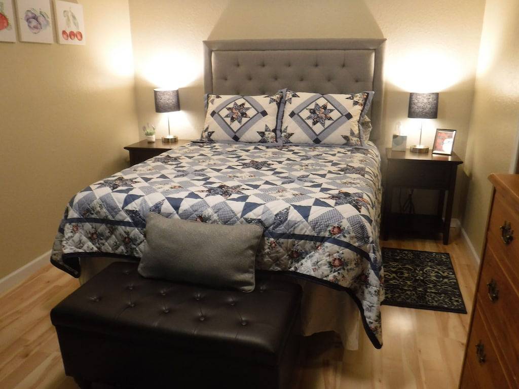 Stadthaus am Fuße des Mount Marathon in Seward, Kenai Fjords Nationalpark