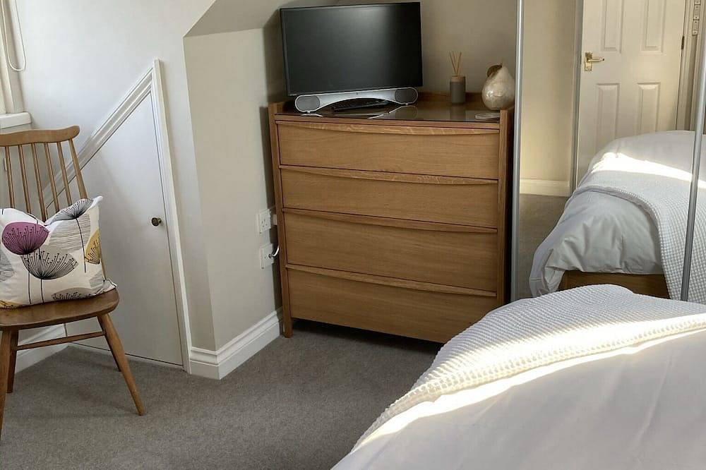 A comfortable well located property in Falmouth with generous parking in Falmouth (Cornwall), Cornwall