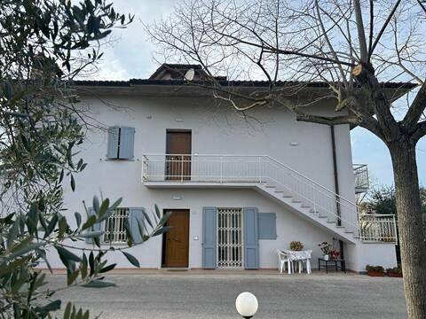 Location de vacances pour 6 personnes, avec vue et jardin à Serrungarina - 3