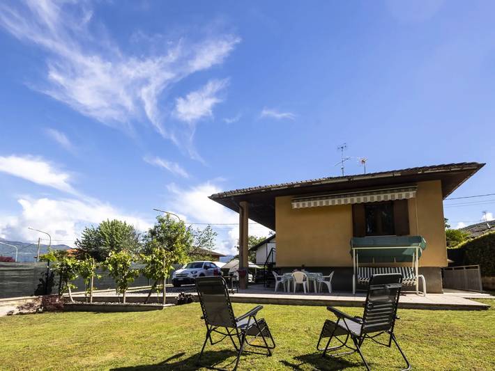 Location de vacances pour 4 personnes, avec jardin à Porto Valtravaglia
