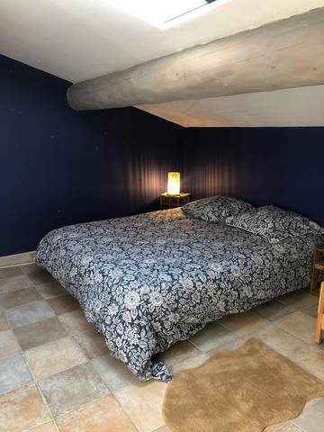 Gîte pour 4 personnes, avec jardin et vue, adapté aux familles à Mollégès