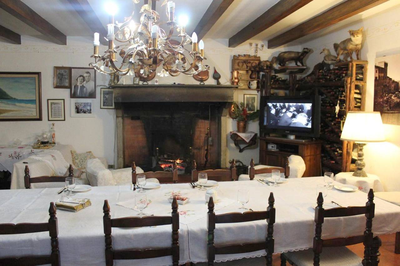 Three-Bedroom Apartment in Chiassa Superiore, Arezzo