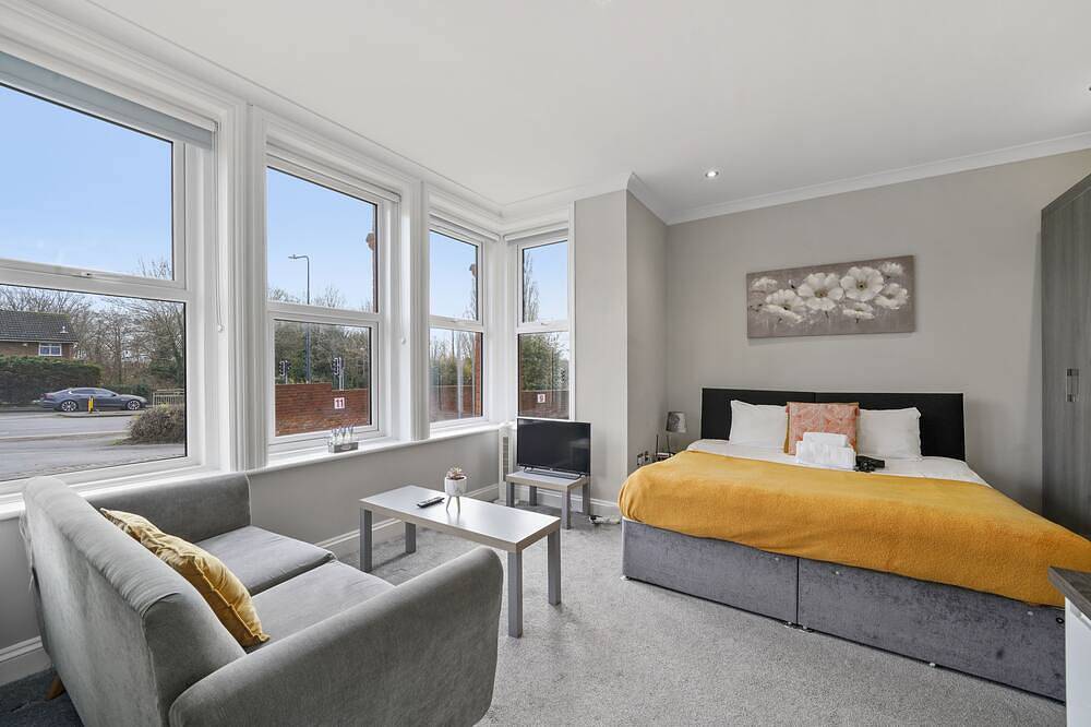 Entire apartment, Beautiful & Cozy Studio in Maidstone with parking in Kent