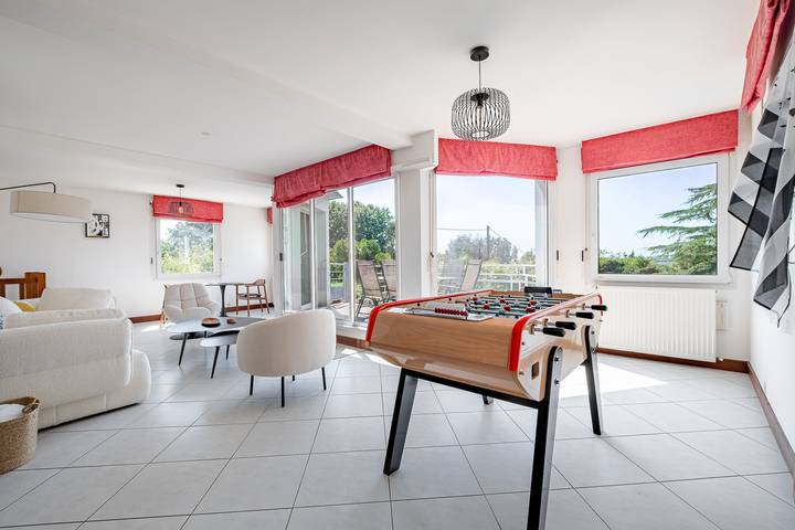 Maison de vacances pour 11 personnes, avec Terrasse et Jardin à Séné