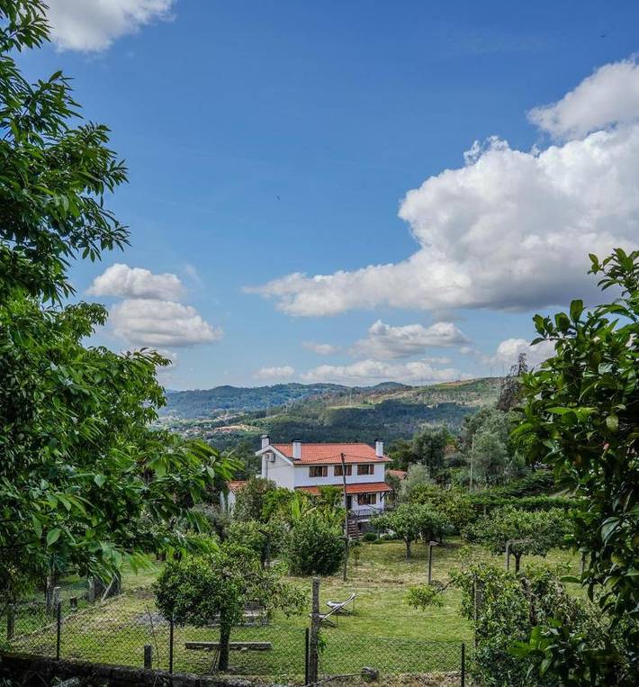 Casa de férias para 8 pessoas, com jardim e vista em Ponte da Barca