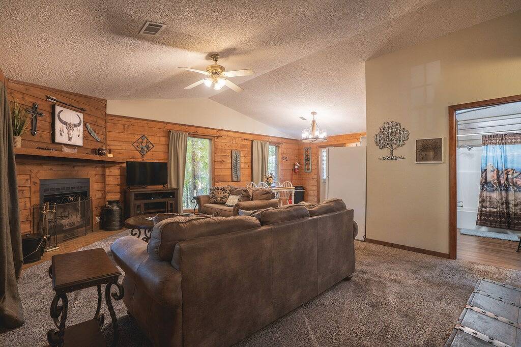 Cabin G at Safe Harbor Brady Mountain on Lake Ouachita! in Lake Ouachita