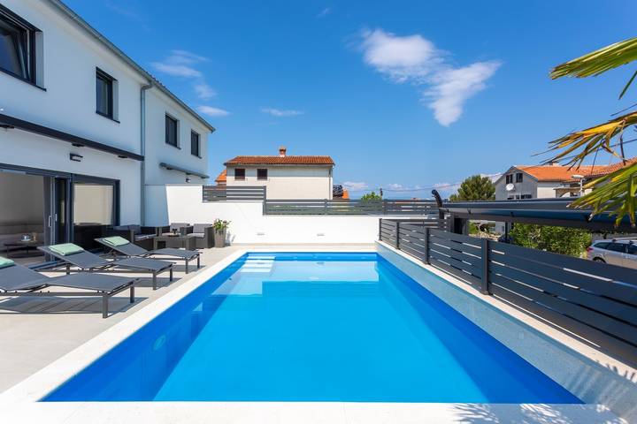Villa für 4 Personen, mit Pool und Garten auf Krk - 3