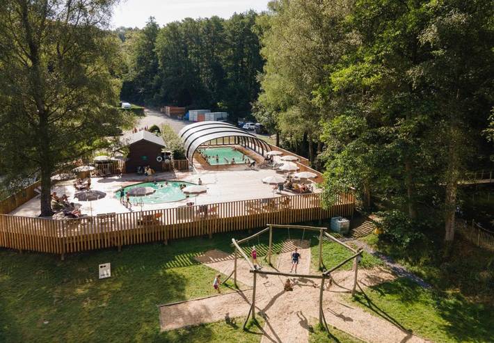 Camping pour 5 personnes, avec piscine ainsi que bassin pour enfant et terrasse, animaux acceptés dans Ardennes (Belgique) - 2