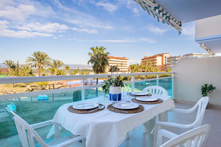 Gîte pour 6 personnes, avec jardin ainsi que terrasse et piscine dans La Pineda - 2