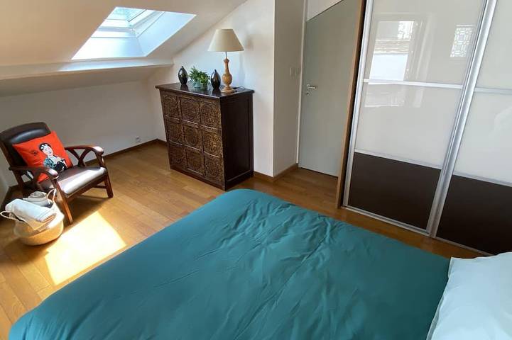 Renovated house with outside courtyard 10 min walk from the sea - free parking in Saint-Malo, Región de Saint-Malo