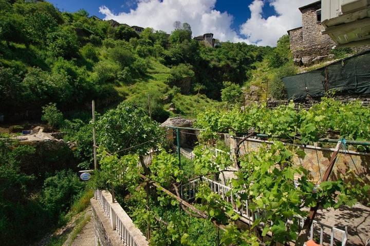 Maison d’hôte pour 2 personnes, avec jardin et vue dans Gjirokastër - 3