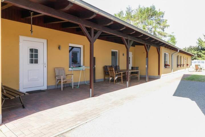 Ferienwohnung für 4 Personen, mit Terrasse und Garten sowie Ausblick in Neppermin