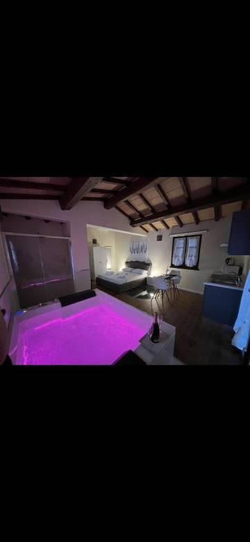 Location de vacances pour 2 personnes, avec jacuzzi et piscine dans La Storta