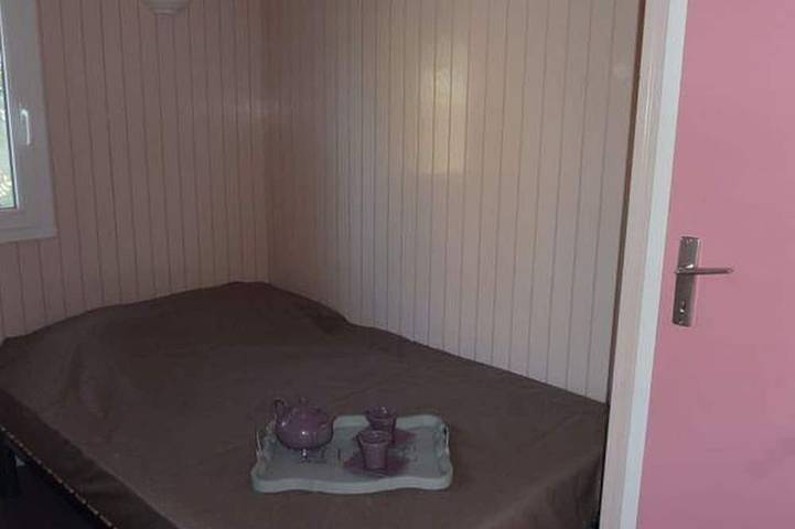 Gîte pour 4 personnes, avec Terrasse et Piscine dans Plage De La Paree Du Jonc - 3