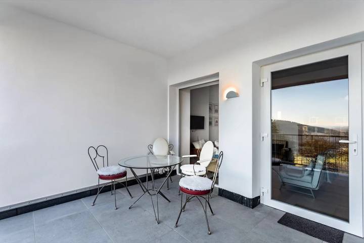 Appartement entier, Appartement « Suiten im Alten Berghotel Franziska » avec vue sur la montagne, jardin & Wi-Fi in Eslohe, Arrondissement du Haut-Sauerland
