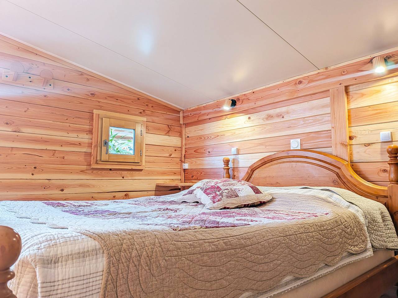 Casa rural con jardín, cerca de golf y spa, ideal para familias in Pouligny-Notre-Dame, Región de La Châtre