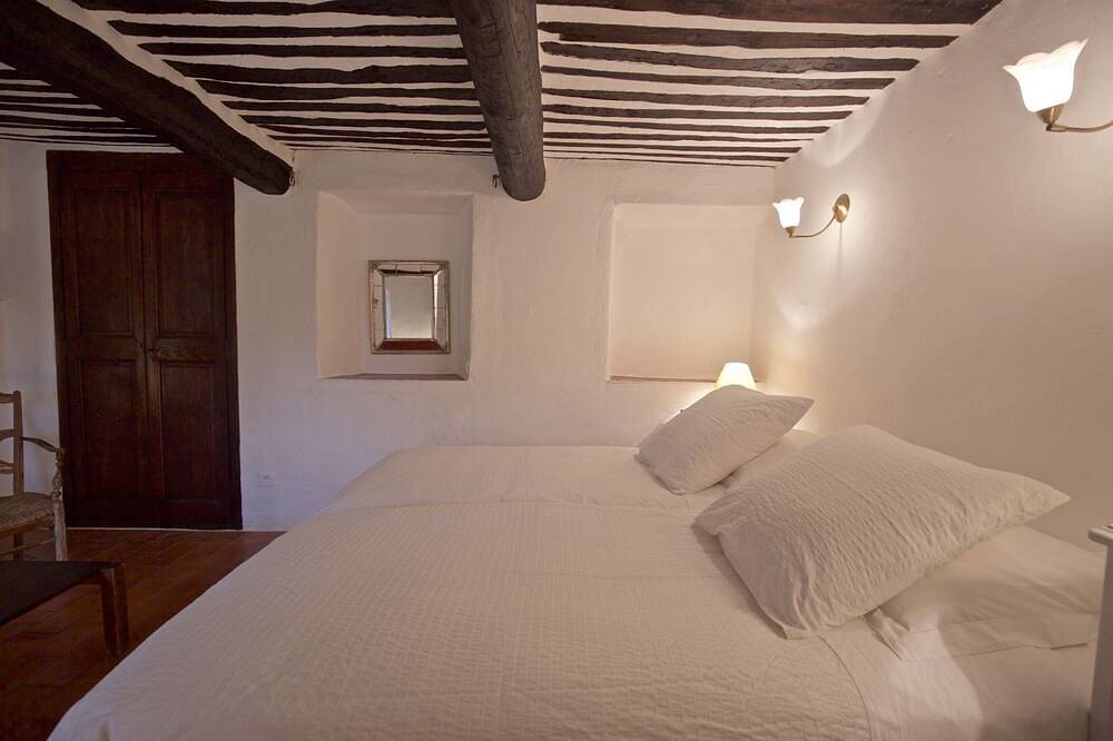 Renoviertes Bauernhaus in der Provence, 6/8-Doppelschlafzimmer, Pool & Sauna in Roussillon, Regionaler Naturpark Luberon