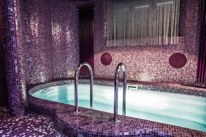 Apartamento de vacaciones para 2 personas, con sauna y piscina además de jacuzzi y balcón - 1