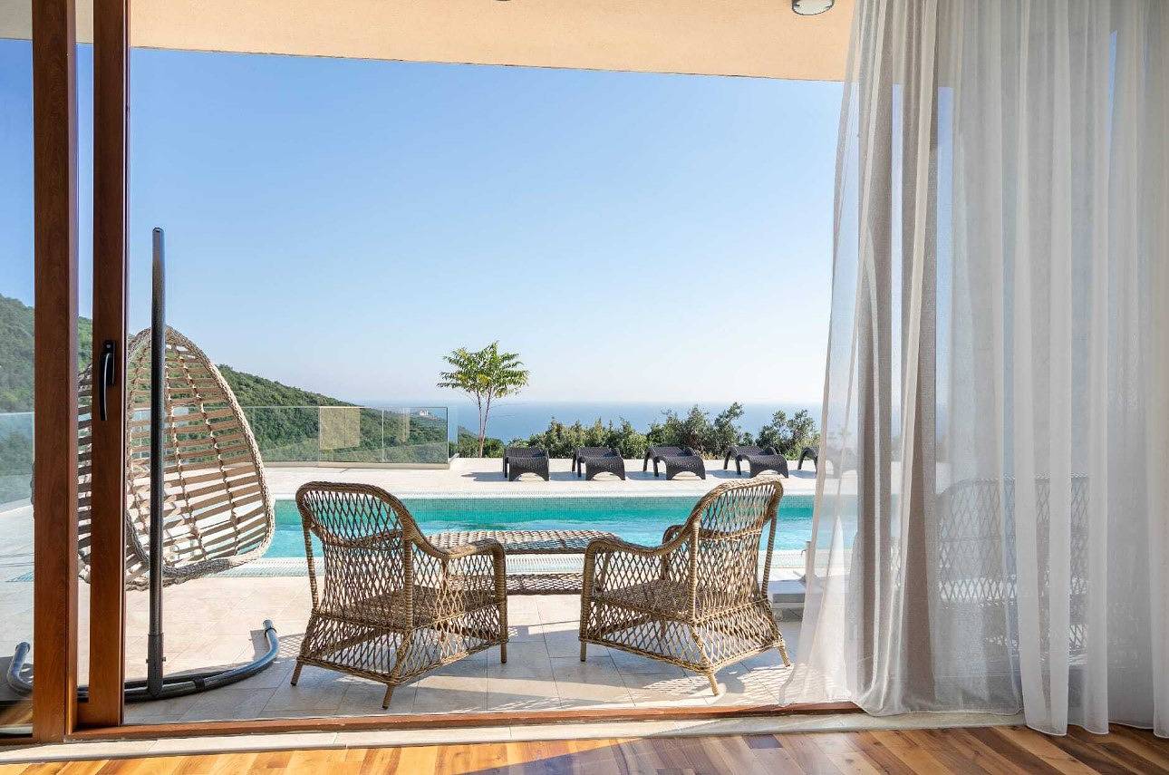 Villa Elara with Private Pool, Sauna & Spa in Krimovica, Budva Riviera in Opština Kotor