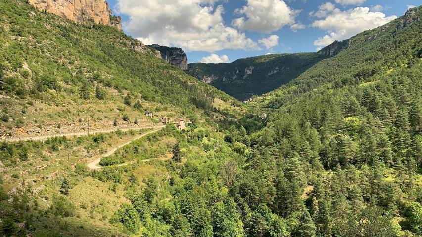 Location de vacances pour 8 personnes, avec Balcon et Terrasse ainsi que Jardin et Piscine à Saint-Pierre-des-Tripiers - 3
