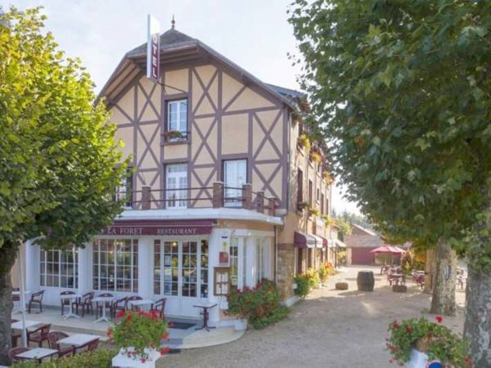 Hôtel pour 2 personnes, avec Terrasse ainsi que Jardin et Piscine