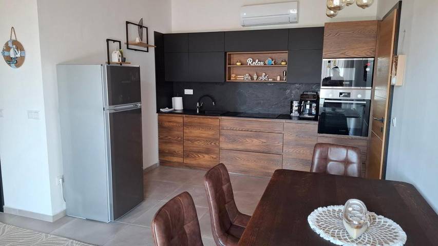 Ferienhaus für 5 Personen, mit Whirlpool und Terrasse sowie Garten und Pool