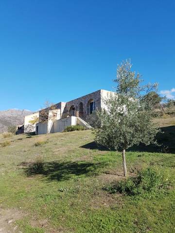 Gîte pour 5 personnes, avec jardin et vue, animaux acceptés à Pietralba