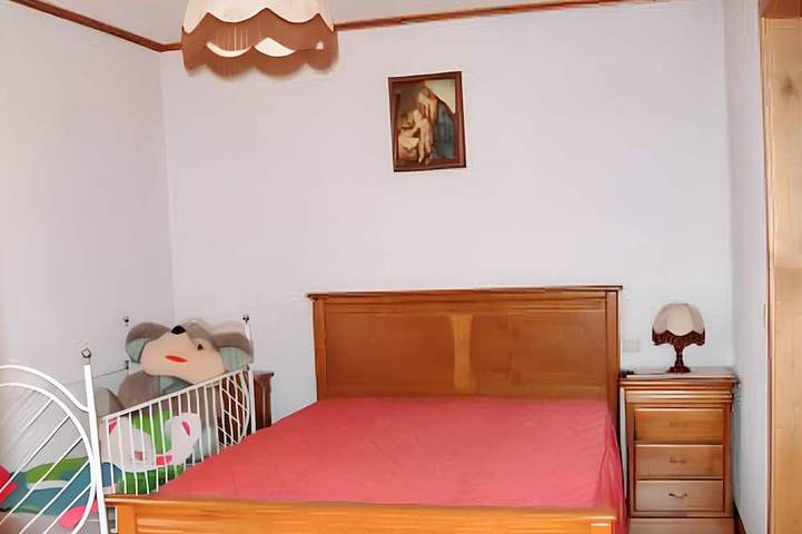 Location de vacances pour 5 personnes, avec terrasse et jacuzzi ainsi que jardin et piscine dans Pedraça - 2