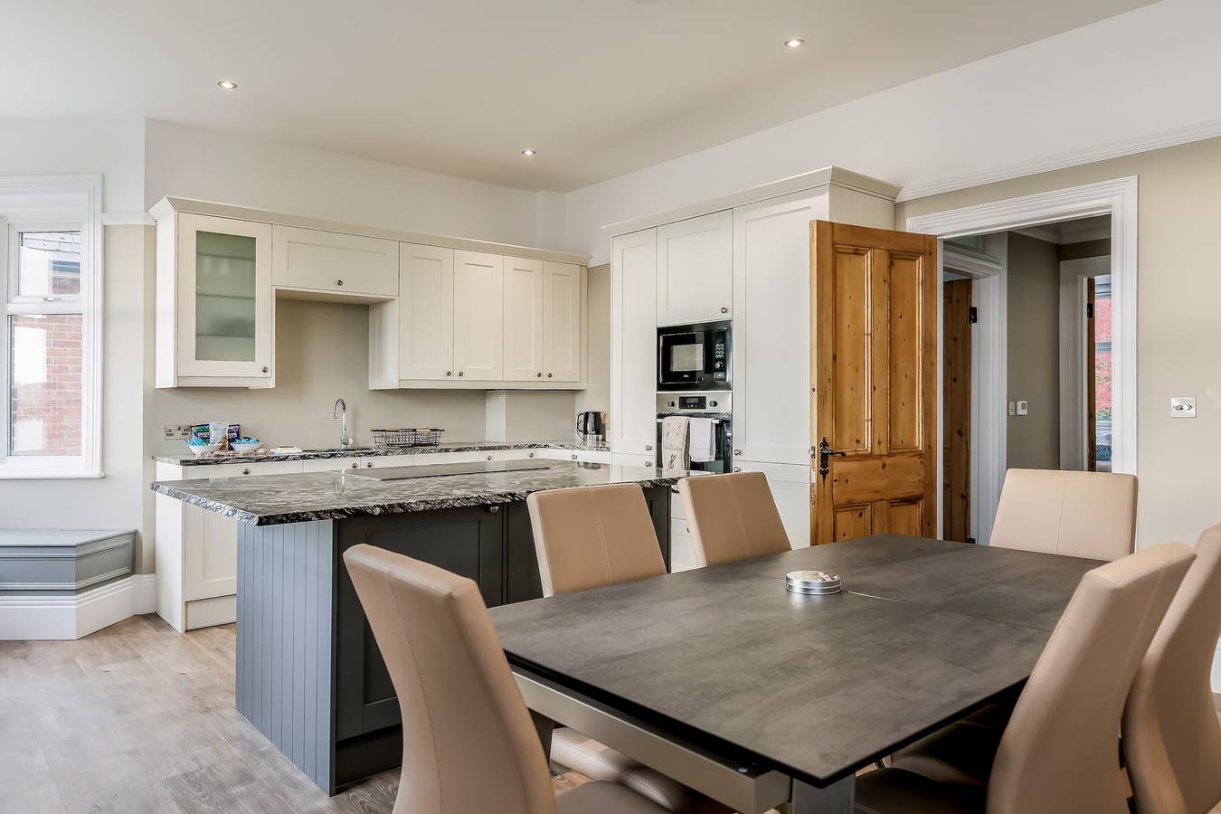 Entire apartment, Park Lake View - Poole Park Lake Views in Poole, Poole Harbour
