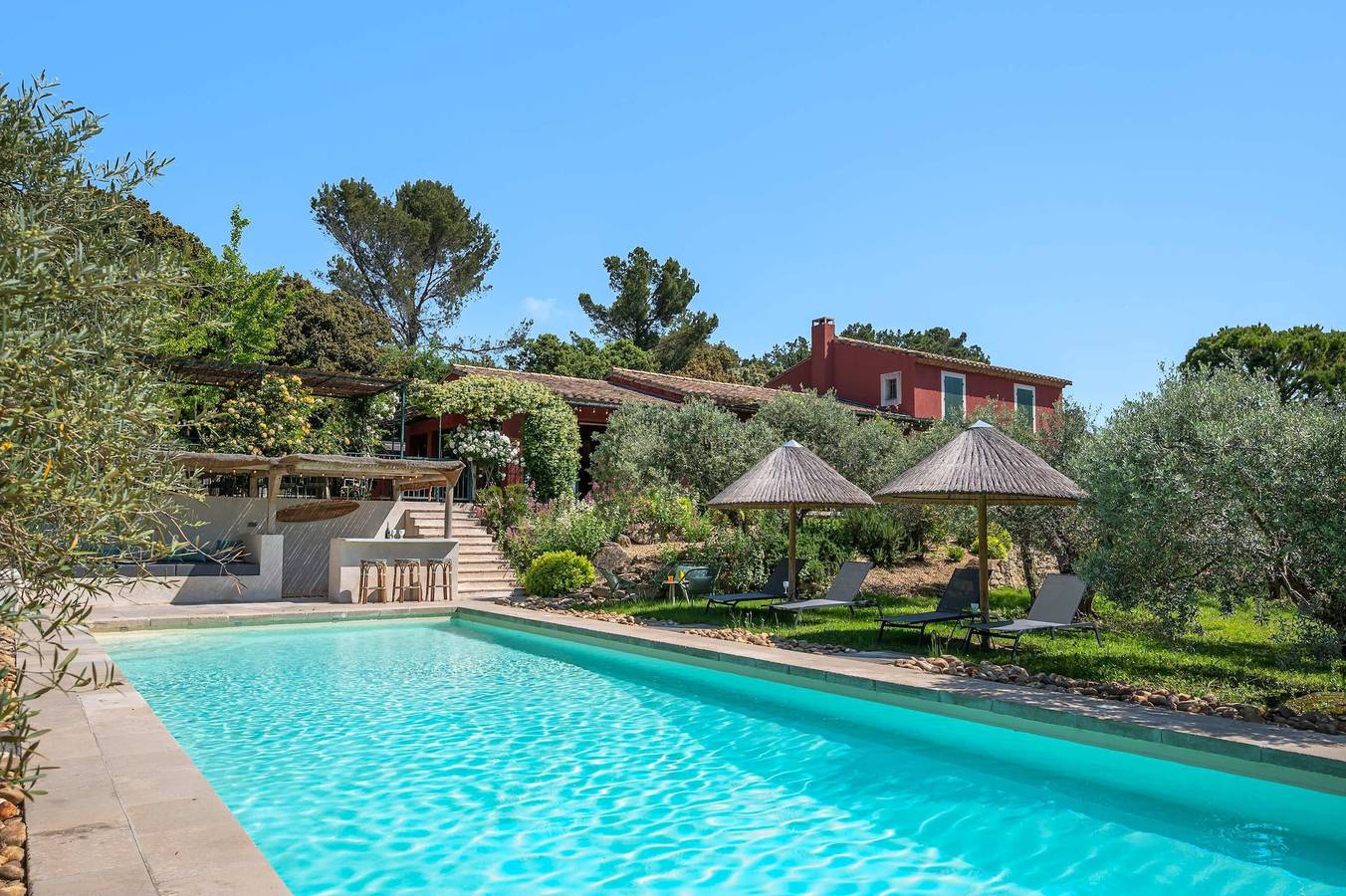 Le Mas Ela  a  Your Family Haven with Private Pool in Eyragues, Region de Arles