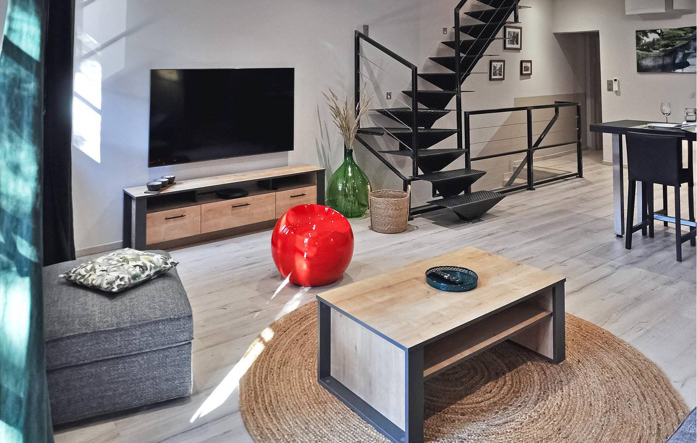 Appartement de vacances entier, Appartement de luxe de 100 m2 avec climatisation, vue et Internet in L'Isle-sur-la-Sorgue, Vaucluse