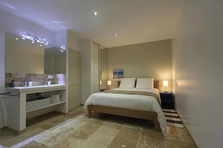 Location de vacances pour 13 personnes, avec jacuzzi ainsi que sauna et jardin à Chemillé-sur-Dême - 2