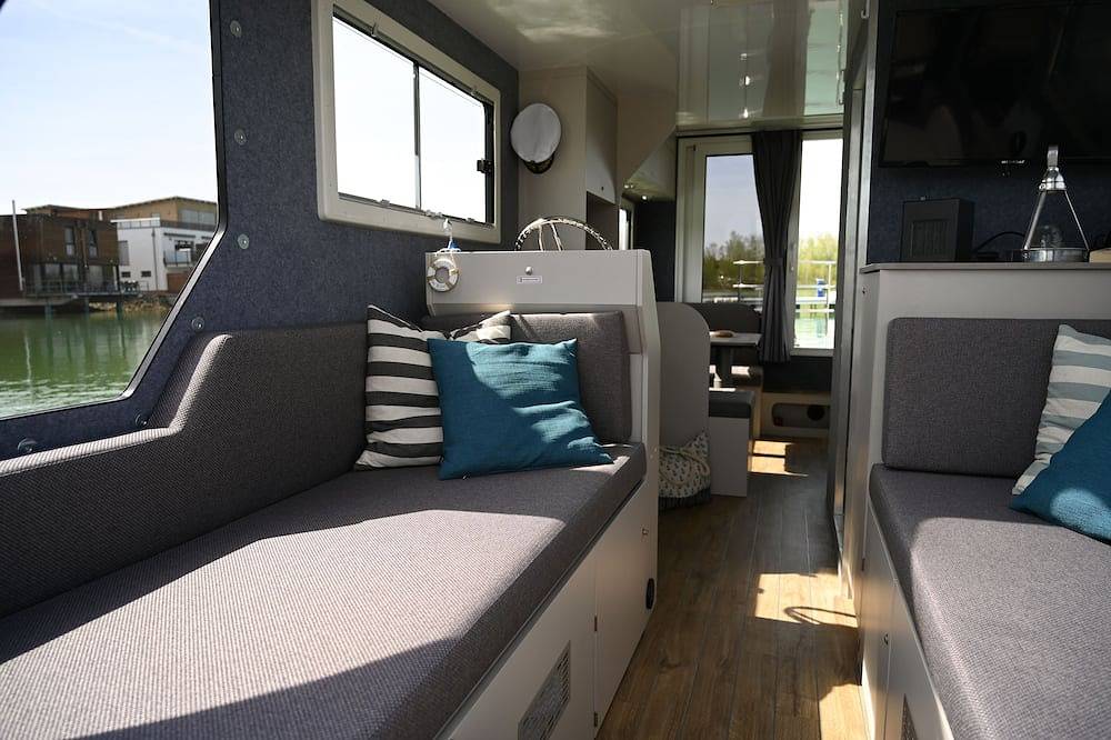 Caravanboot Störmthaler See, Hausboot mit Sonnenterrassen auf 20 qm in Großpösna, Leipziger Neuseenland