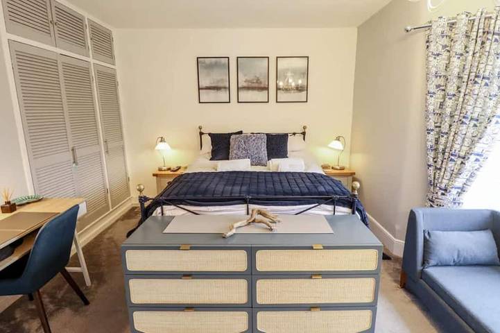 Holiday rental for 8 people, with terrace and garden as well as hot tub in Lincoln