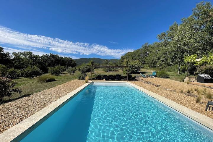 Gîte pour 6 personnes, avec jardin