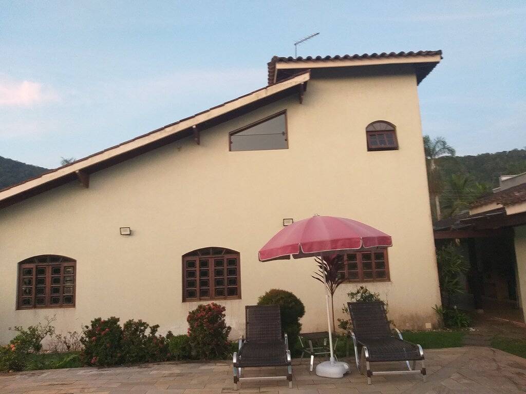 5 Schlafzimmer Haus. Cond. Mit Pool geschlossen in Caraguatatuba, Região Metropolitana do Vale do Paraíba e Litoral Norte