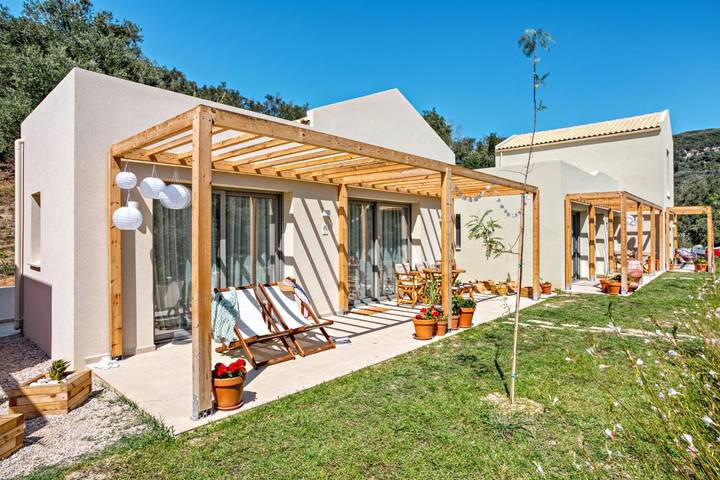 Cottage pour 2 personnes, avec vue ainsi que piscine et jardin, animaux acceptés