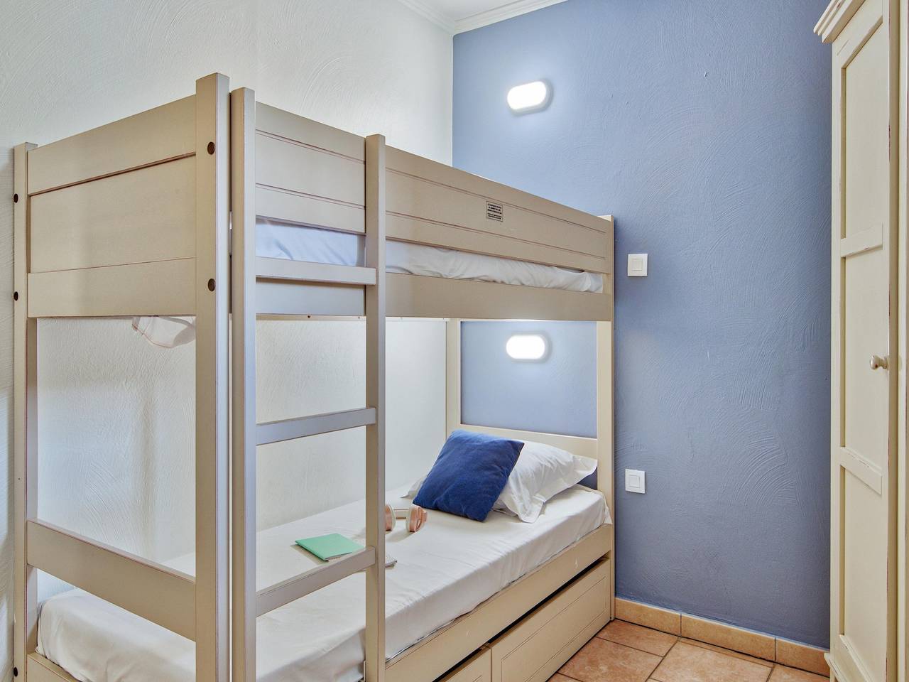 Ganze Wohnung, Malerisches Ferienhaus am Meer für 4 in Les Issambres, Roquebrune-sur-Argens