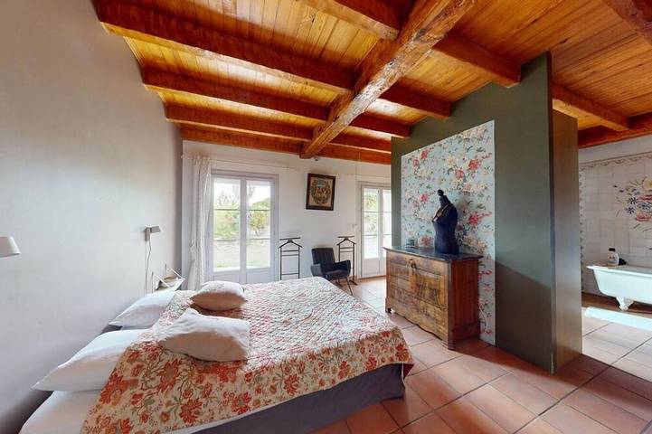 A magnificent traditional villa with a swimming pool in Thézan-lès-Béziers, Costa mediterránea (Francia)
