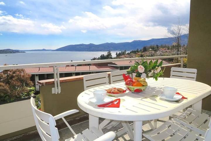 Ganze Wohnung, Selva 1 lake view apartment in Ghiffa with pool in Susello, Ghiffa
